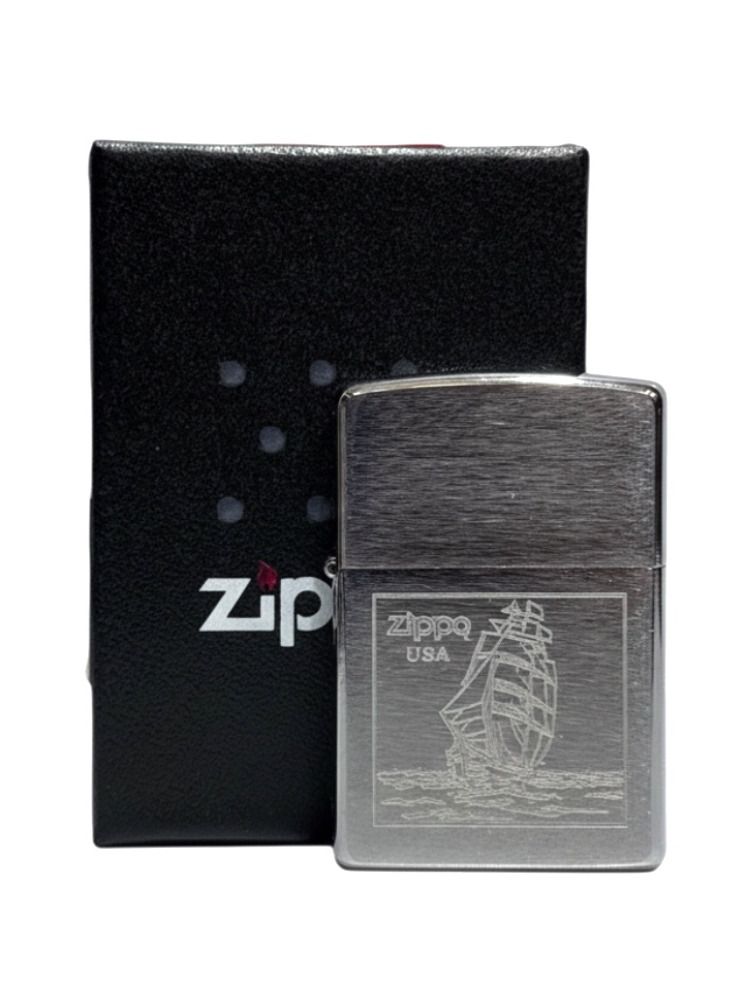 Zippo chrom gebürstet graviert "Zippo Sailboot" 60000143